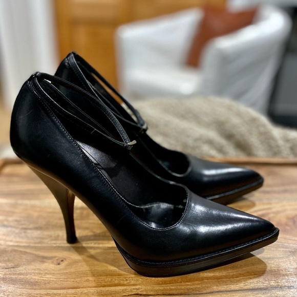 Prada Pre-Loved Ankle Strap Pointed Toe Vero Cuoio Black Shoes - Picture 3 of 16